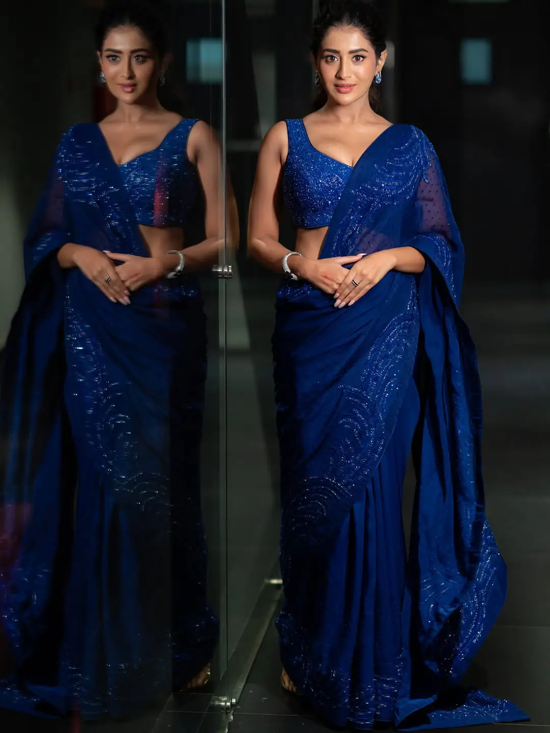 Glamour beauty Rashi Singh at Three Roses event (1)