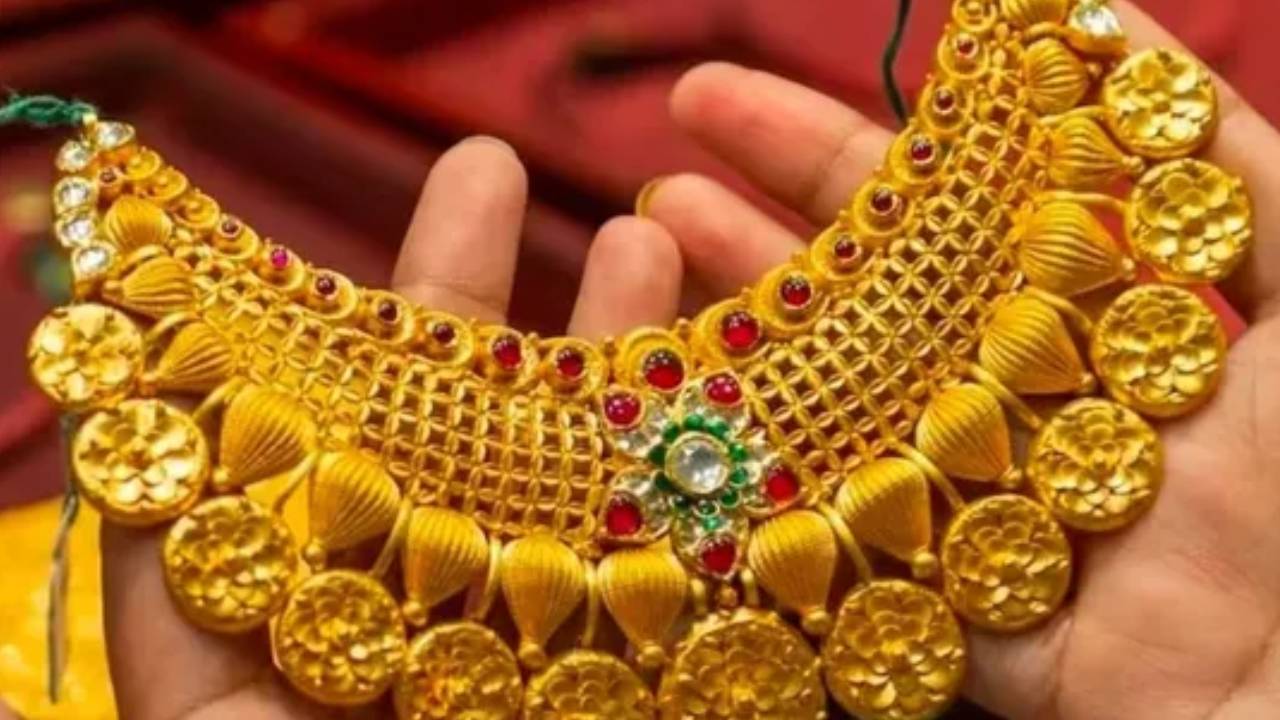 Gold Rate Today : నేటి బంగారం, వెండి ధరలు ఇవే.. రాత్రికిరాత్రే భారీ మార్పు.. 2026లో గోల్డ్ రేటు ఎంత పెరుగుతుందో తెలుసా..?