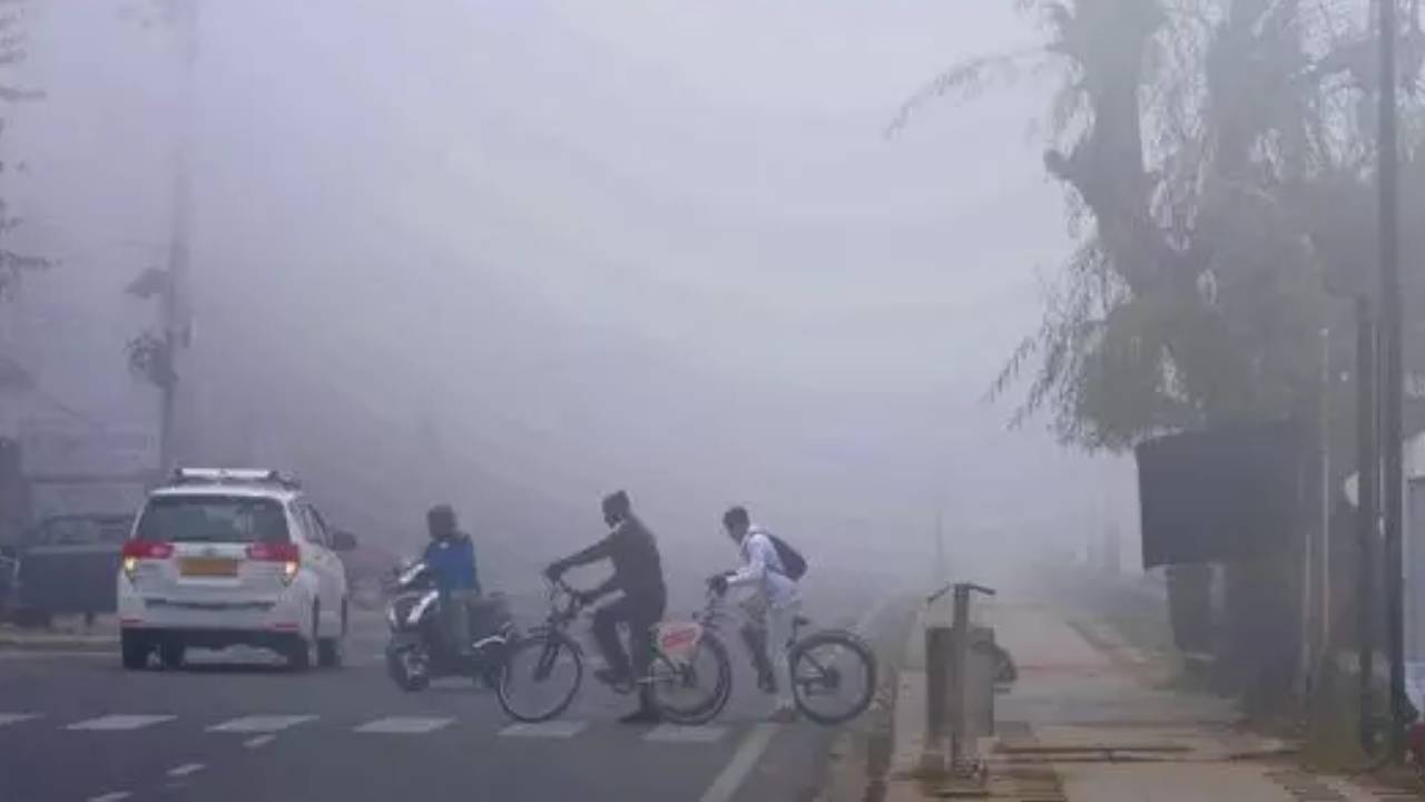 Cold Wave Warning : వామ్మో.. భీకరమైన చలి.. సింగిల్ డిజిట్‌కు పడిపోతున్న ఉష్ణోగ్రతలు.. ఈ జిల్లాల్లో స్కూల్ టైమింగ్స్ మార్పు