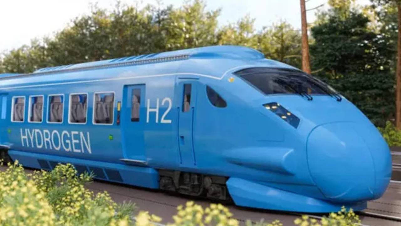 Hydrogen Train : బిగ్ న్యూస్.. భారత్ ఫస్ట్ హైడ్రోజన్ ట్రైన్ వస్తోంది.. ఈ రైలు స్పెషాలిటీ ఏంటో తెలిస్తే షాకవుతారు.. మీకు తెలియని 5 విషయాలివే..!
