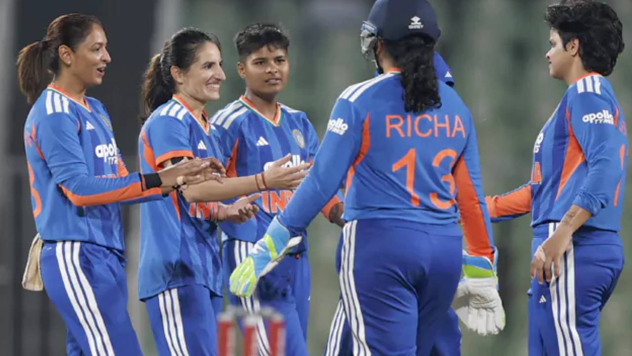 INDW vs SLW T20 : అదరగొట్టిన భారత మహిళా క్రికెటర్లు.. శ్రీలంకపై వరుసగా ఐదో విజయం.. ఫొటో గ్యాలరీ