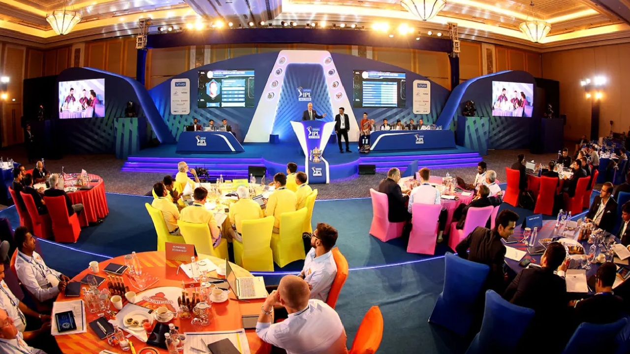 IPL 2026 Auction : ఐపీఎల్ 2026 మినీ వేలానికి వేళాయే.. ఏ జ‌ట్టు వ‌ద్ద ఎంత న‌గ‌దు, ఎన్ని ఖాళీలు ఉన్నాయంటే?