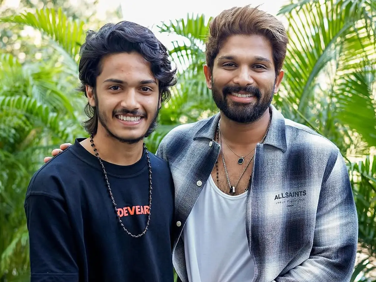 Icon star Allu Arjun meets the Court movie team (1)