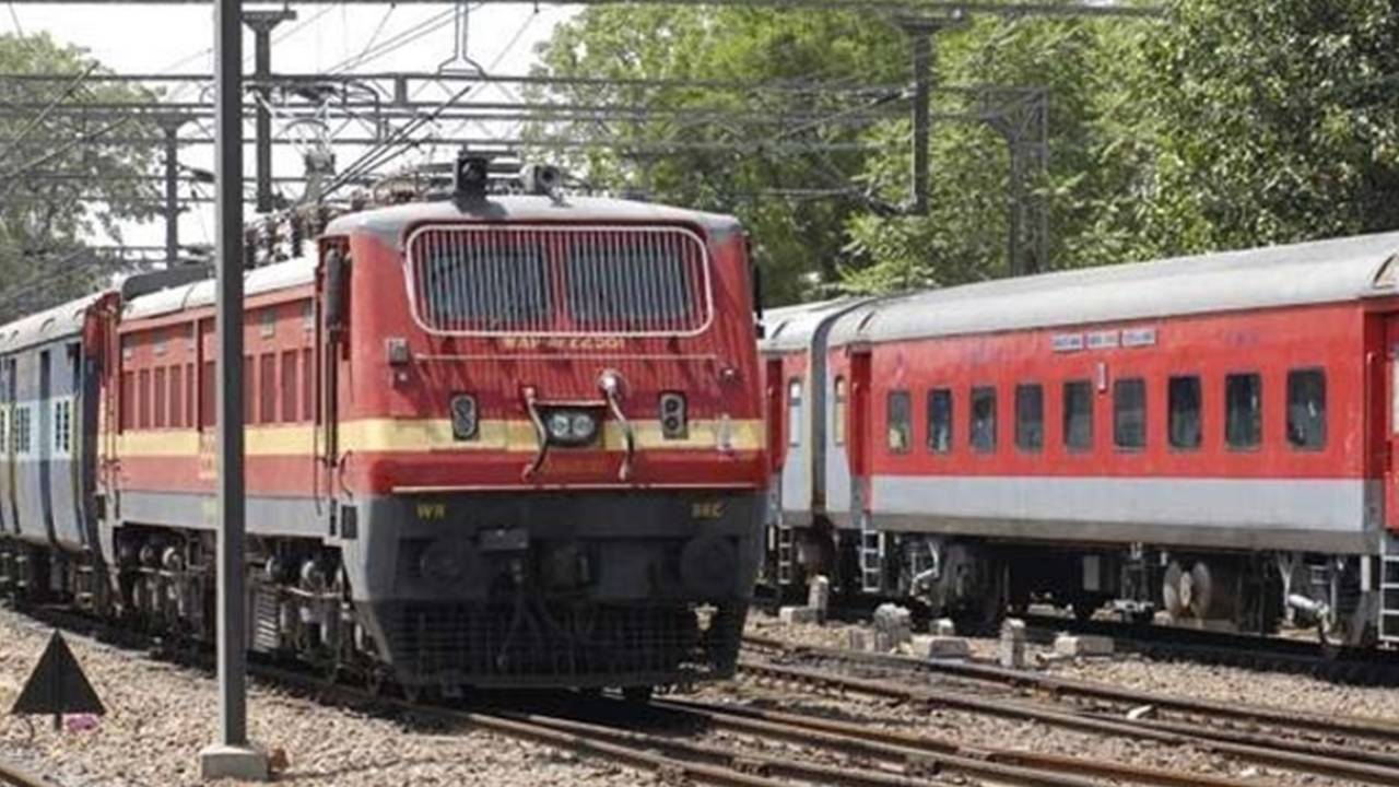 Indian Railway : ఇండిగో ఎఫెక్ట్.. రైళ్లలో టికెట్ దోపిడీ.. వామ్మో.. రూ.10,200 ఇవ్వాల్సిందే..