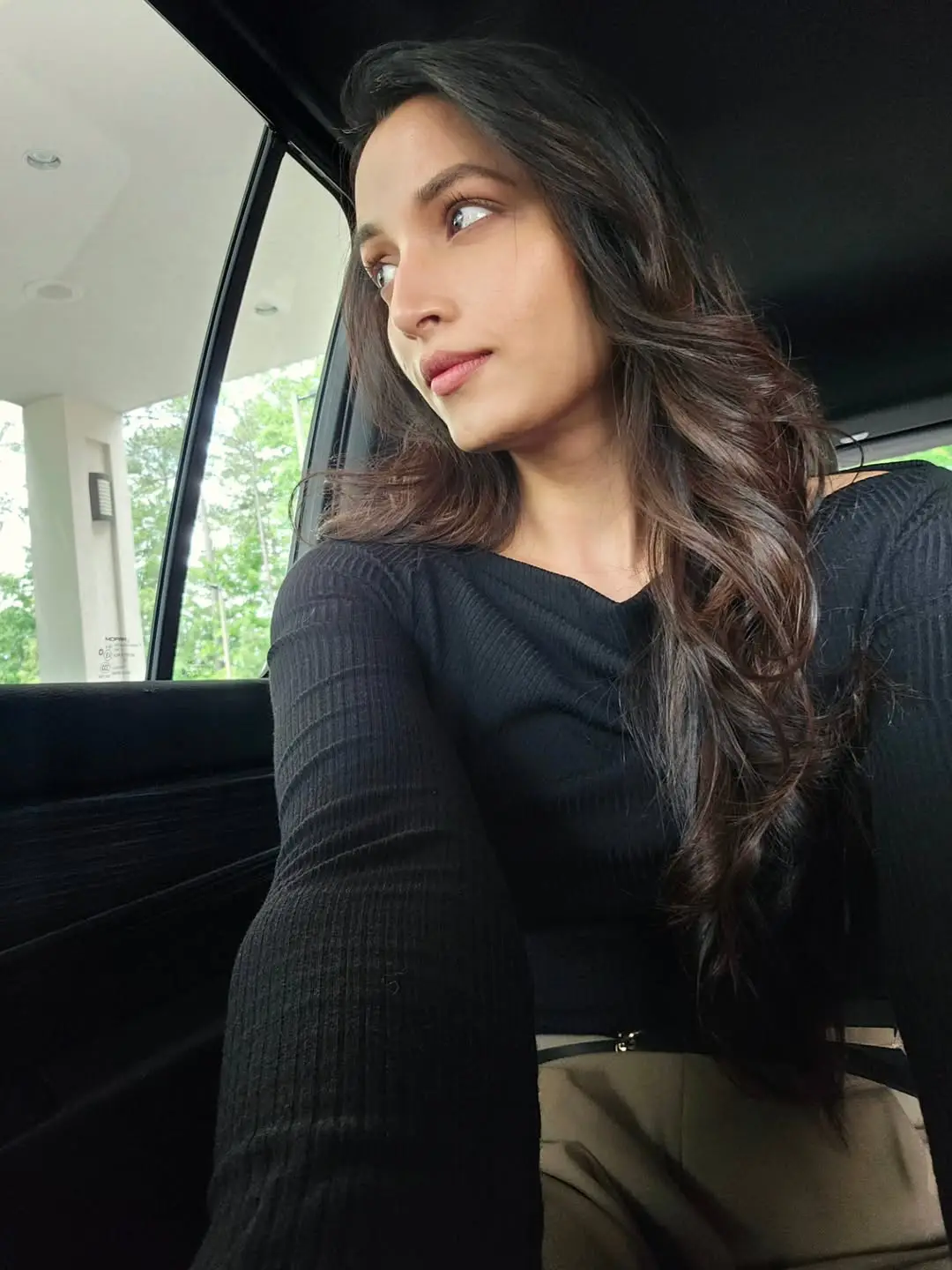 Kannada beauty Srinidhi Shetty latest photos (1)