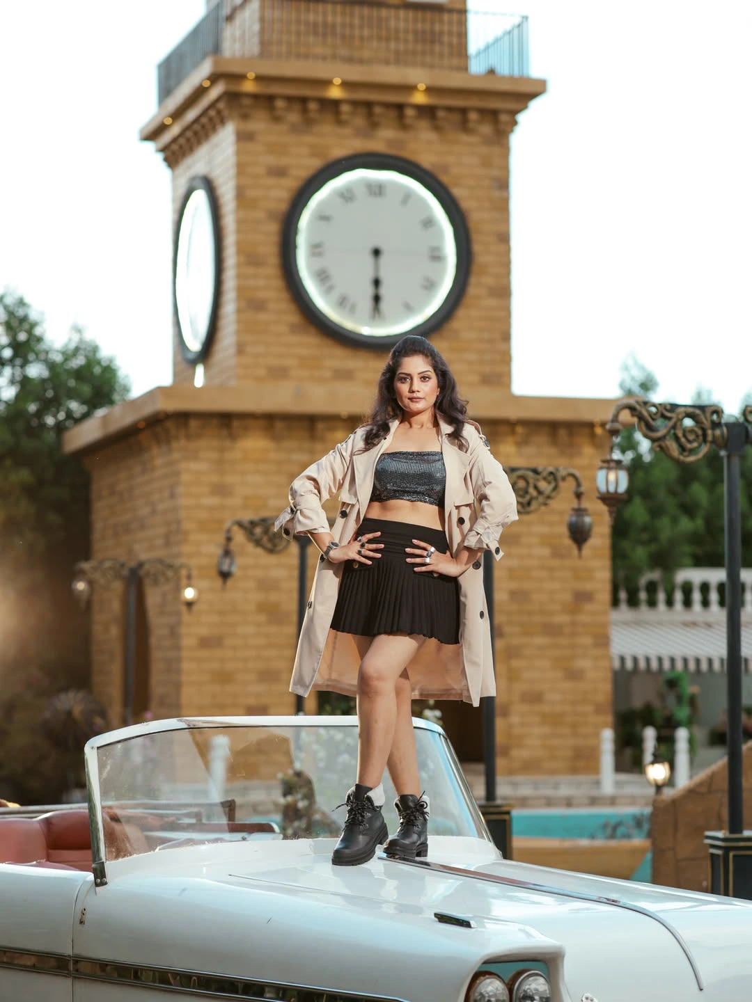 Karuunaa Bhushan Serial Actress Stunning Looks in Short Skirt