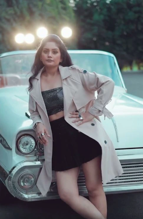 Karuunaa Bhushan Serial Actress Stunning Looks in Short Skirt