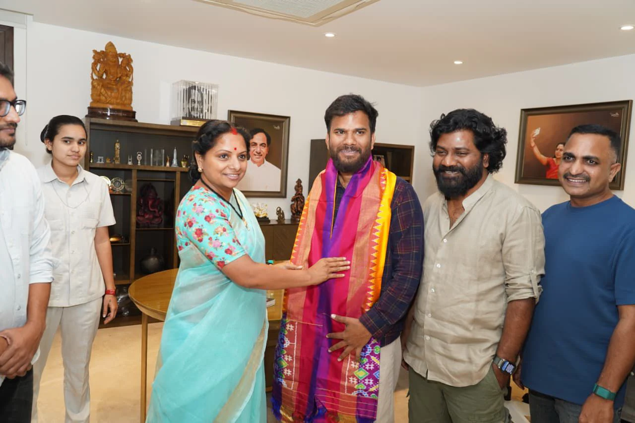 Kalvakuntla Kavitha Appreciates Raju Weds Rambai Movie Unit