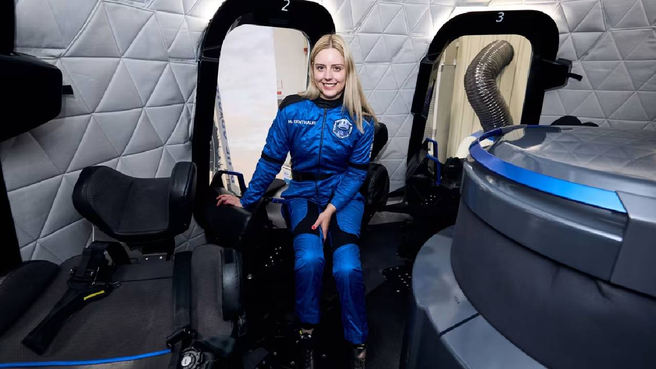 అంతరిక్షానికి ప్రయాణించిన మొట్టమొదటి “వీల్‌చైర్‌ యూజర్‌” ఈమె.. అంతటి ఘనత ఎలా సాధించిందంటే?