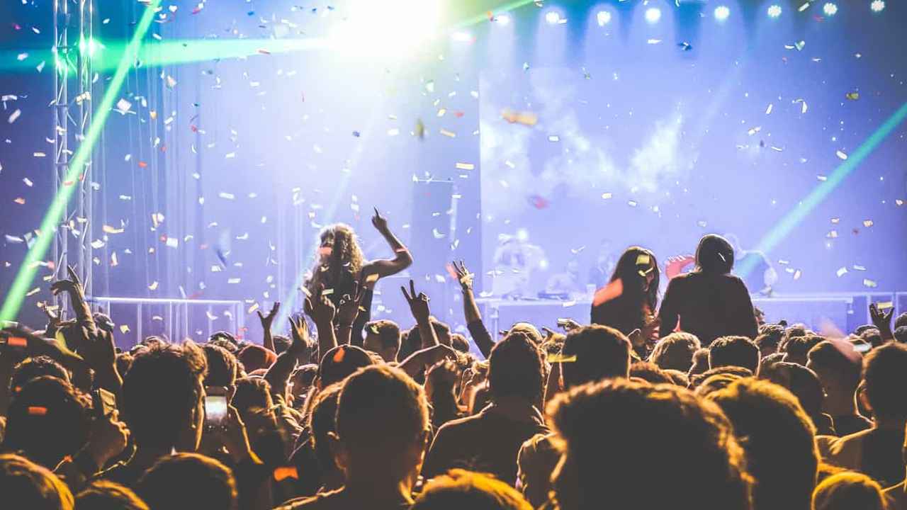 Visakha Police: న్యూఇయర్ వేడుకల వేళ విశాఖలో కలకలం.. పోలీసులు హైఅలర్ట్