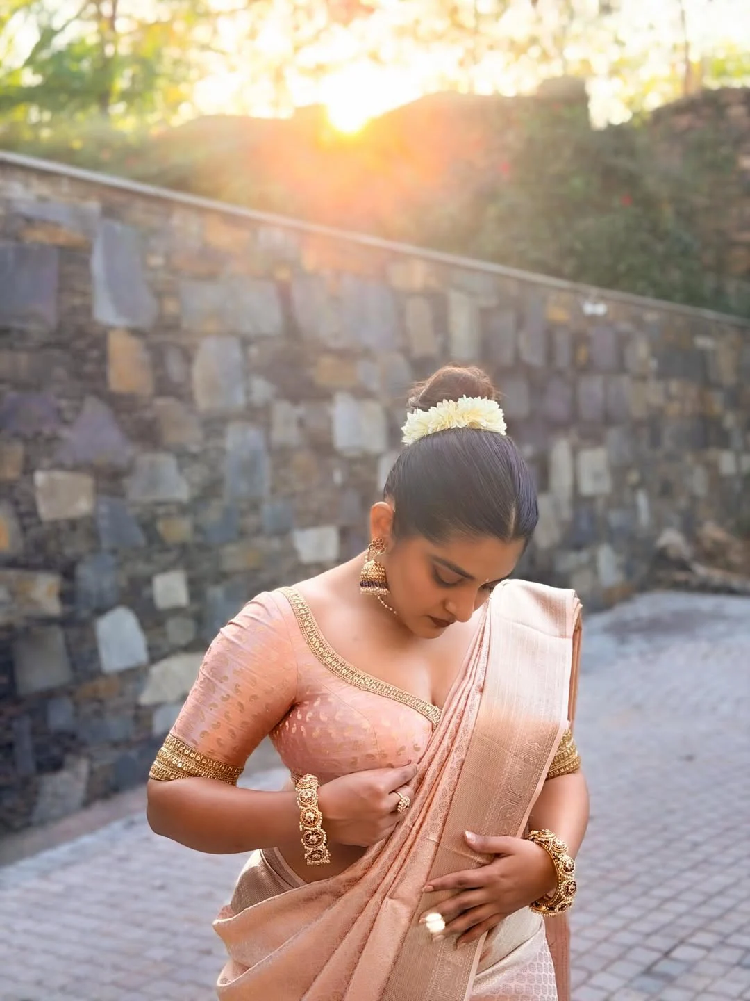 Nivetha Thomas Cute Photos in Saree