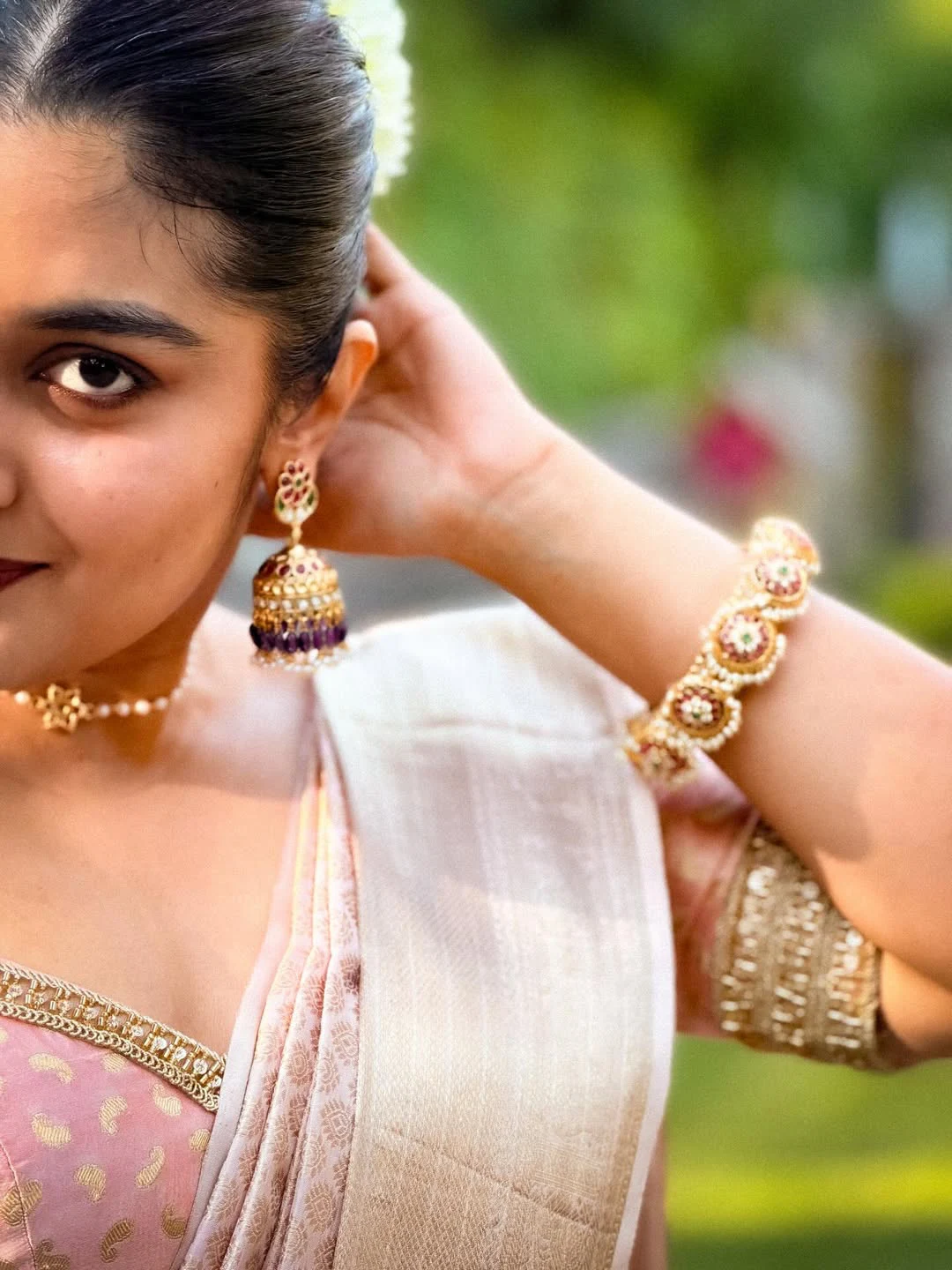 Nivetha Thomas Cute Photos in Saree