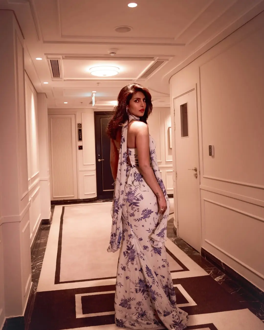 Priyanka Chopra latest glamour show (1)