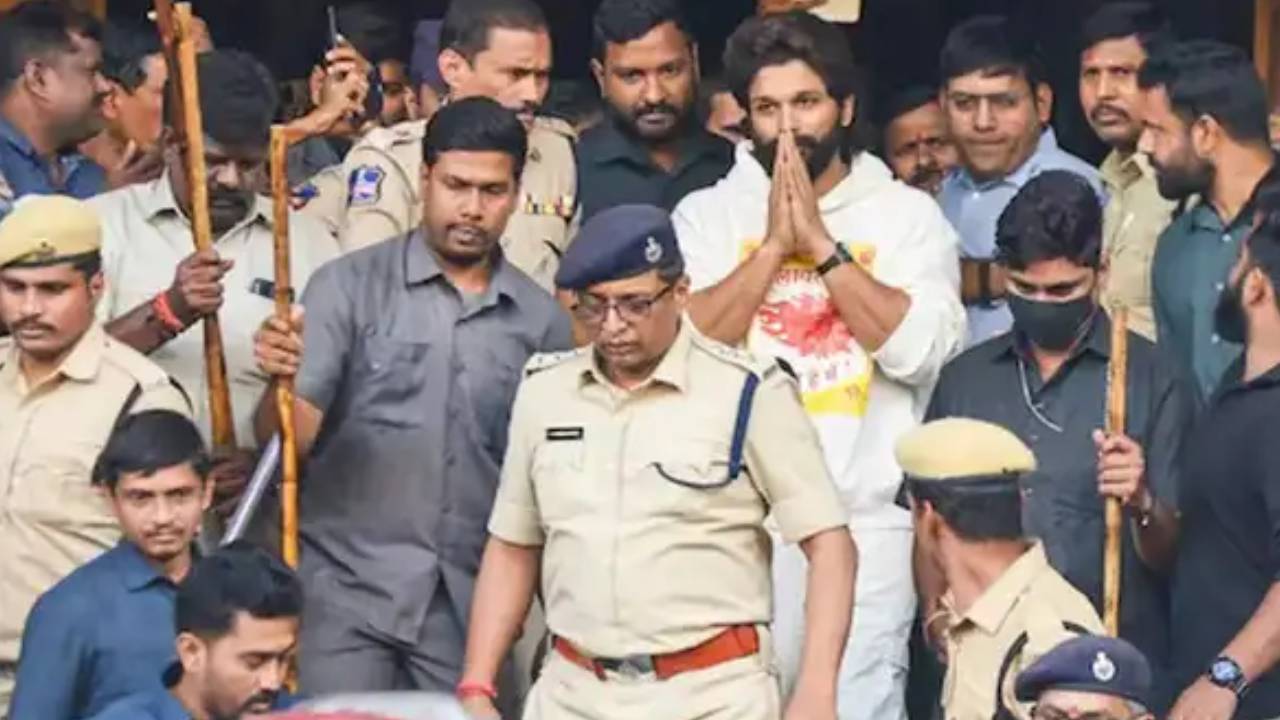 Pushpa 2 Incident : పుష్ప2 తొక్కిసలాట ఘటనలో కీలక పరిణామం.. ఏ11గా అల్లు అర్జున్..