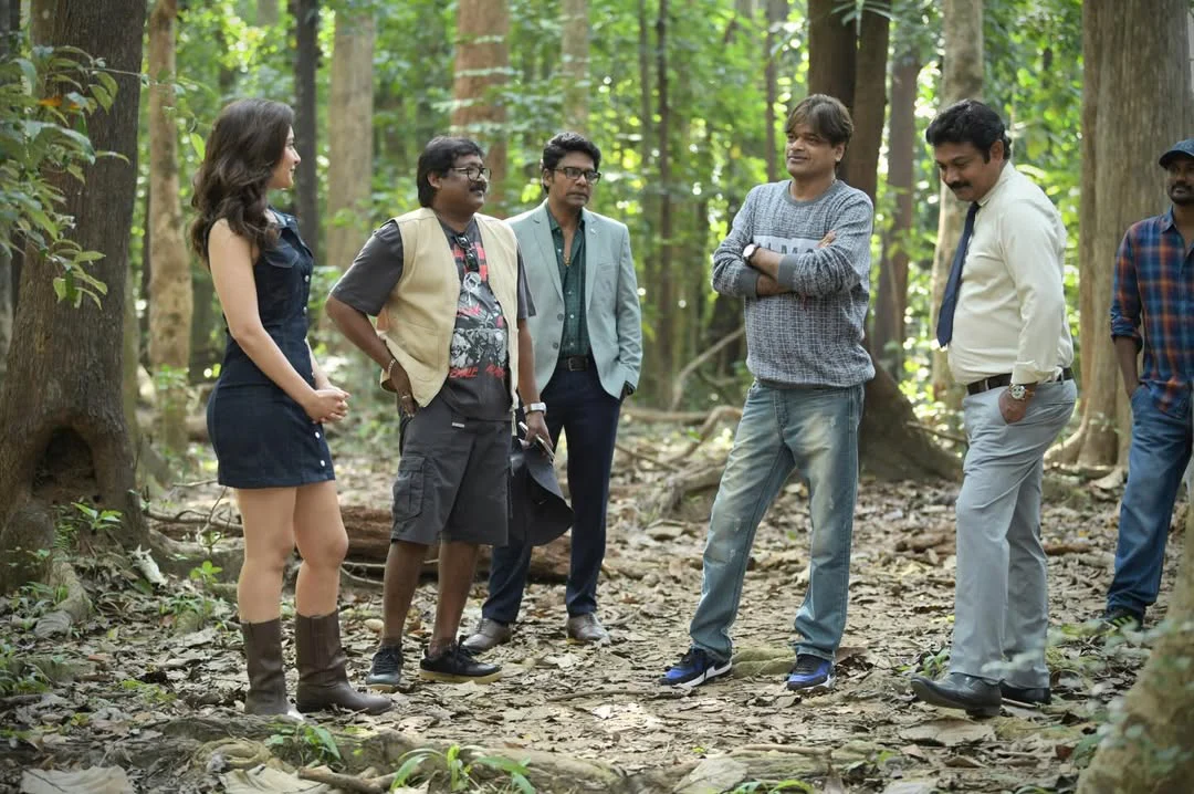 Raashii Khanna Shares Pawan Kalyan Ustaad Bhagat Singh Working Stills