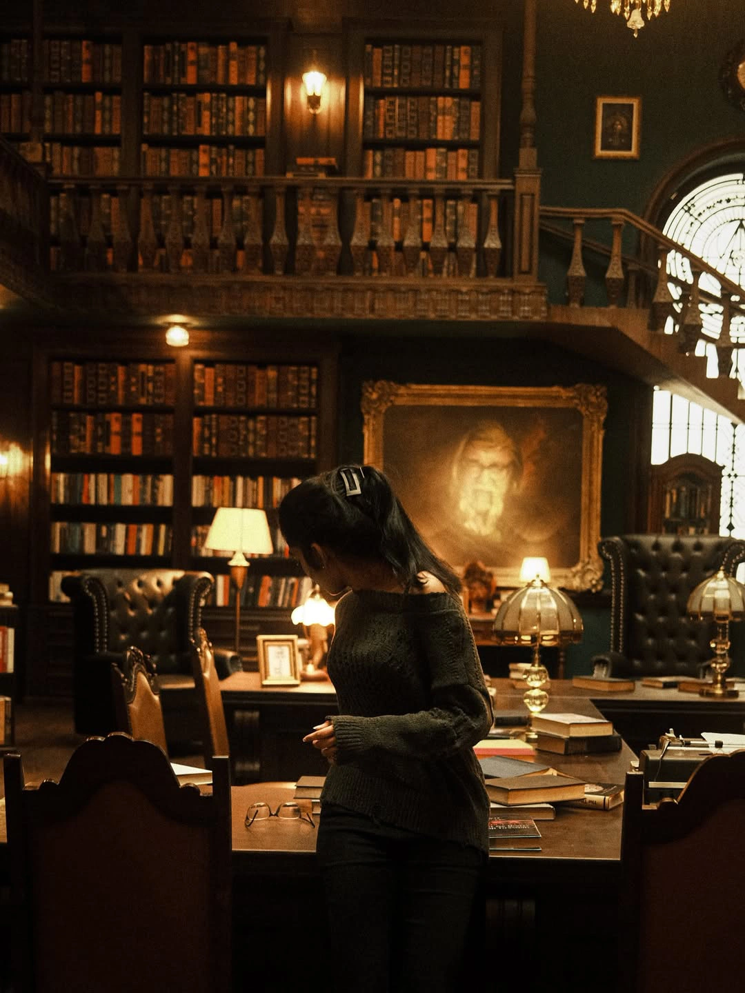 Director Maruthi Daughter Hiya Shares Prabhas Rajasaab Working Stills