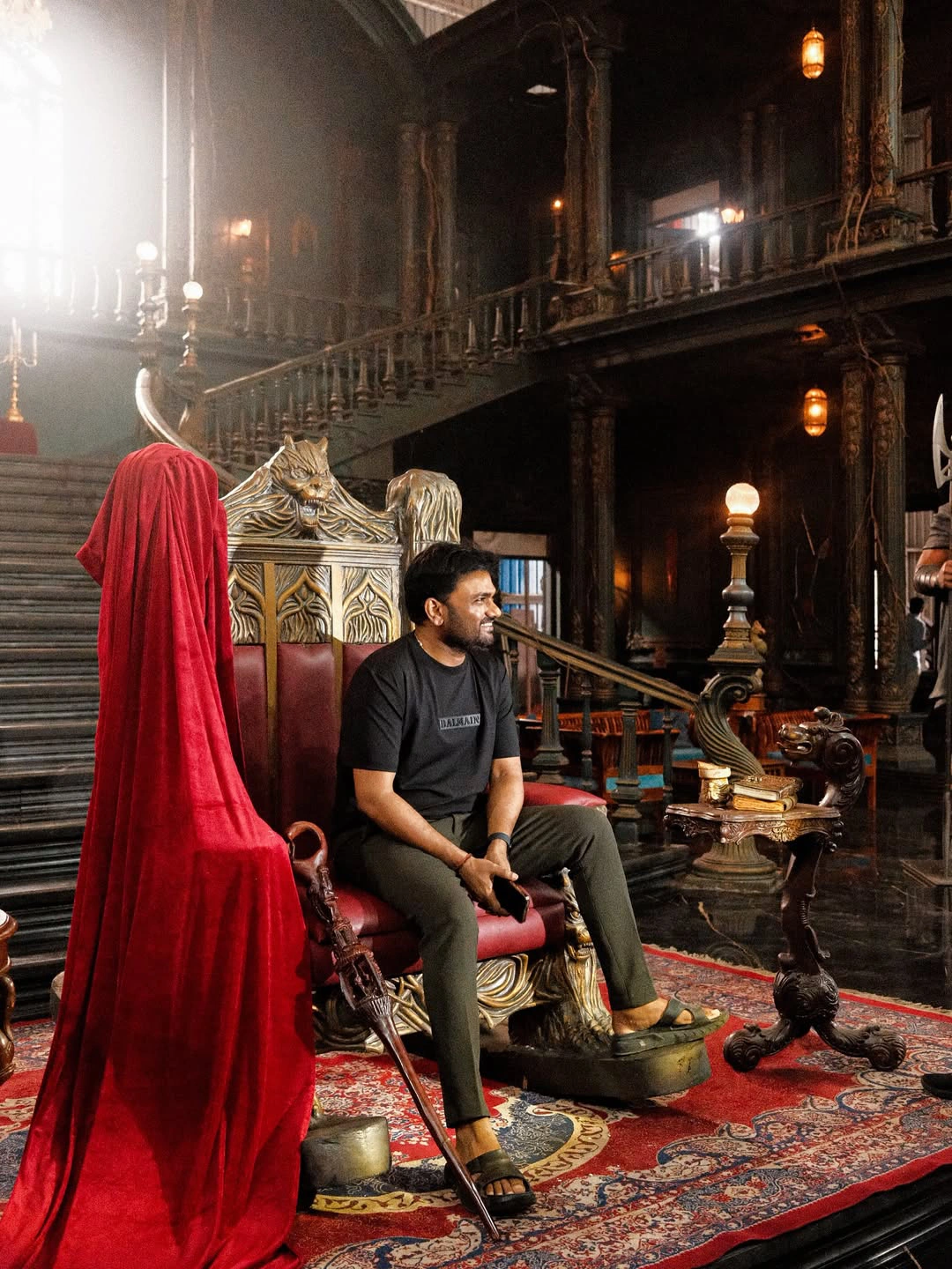 Director Maruthi Daughter Hiya Shares Prabhas Rajasaab Working Stills