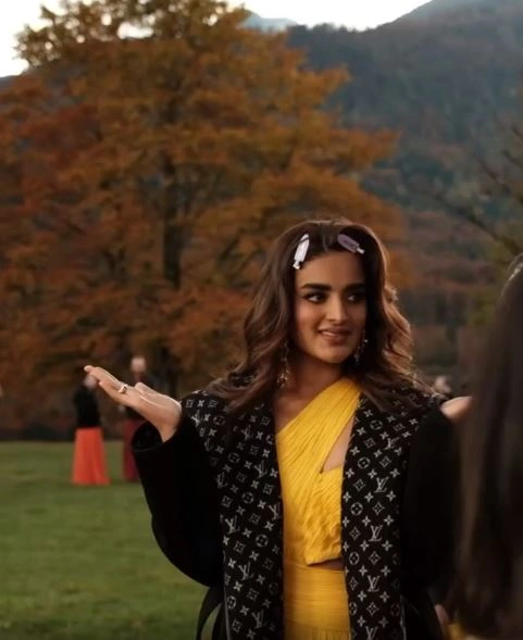 Director Maruthi Daughter Hiya Shares Prabhas Rajasaab Working Stills