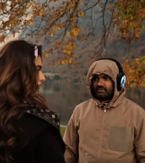 Director Maruthi Daughter Hiya Shares Prabhas Rajasaab Working Stills