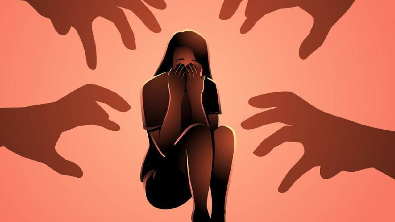 ఇంటి వద్ద దిగబెడతామని చెప్పి.. ఐటీ సంస్థ మహిళా మేనేజర్‌పై దారుణం.. కదులుతున్న కారులోనే.. వెబ్‌క్యామ్‌లో రికార్డు..