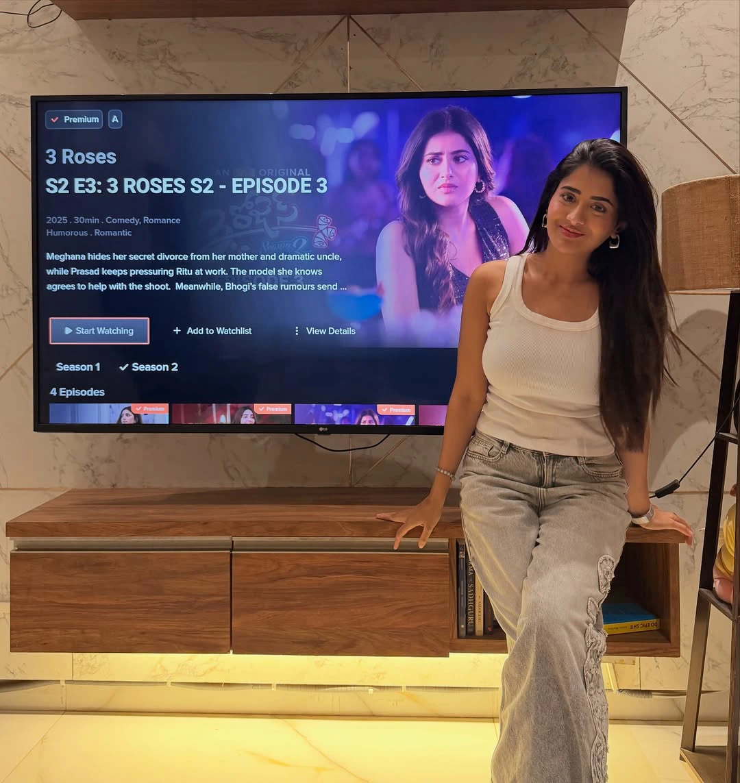 Rashi Singh 3 Roses Working Stills