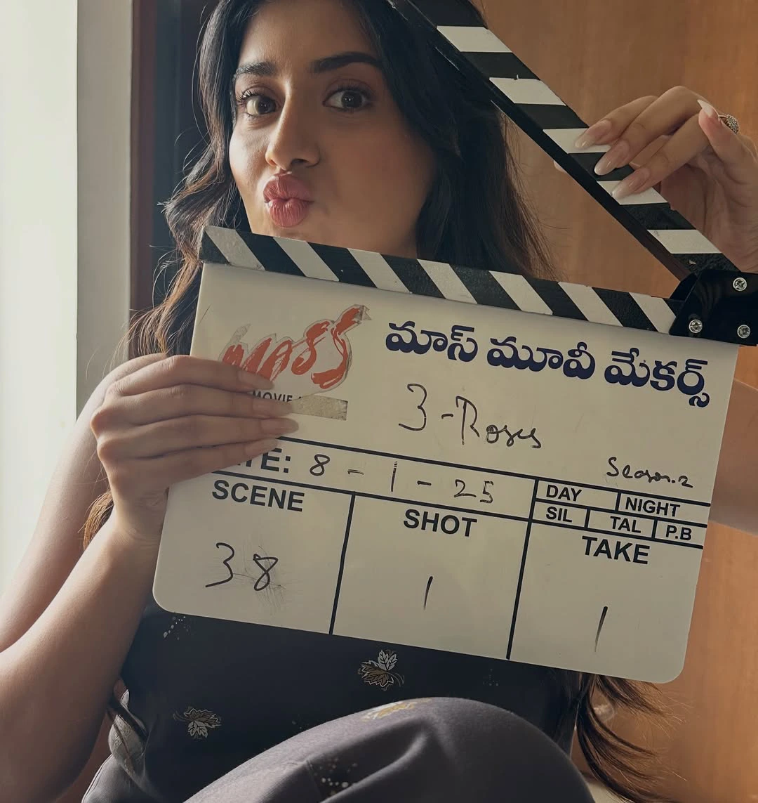 Rashi Singh 3 Roses Working Stills