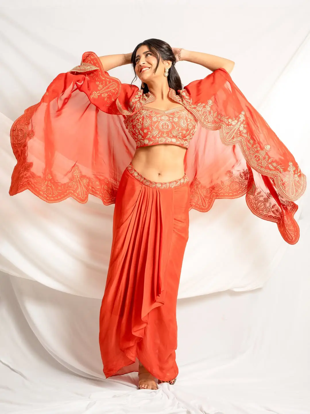 Rashi Singh latest glamour photos are going viral (1)