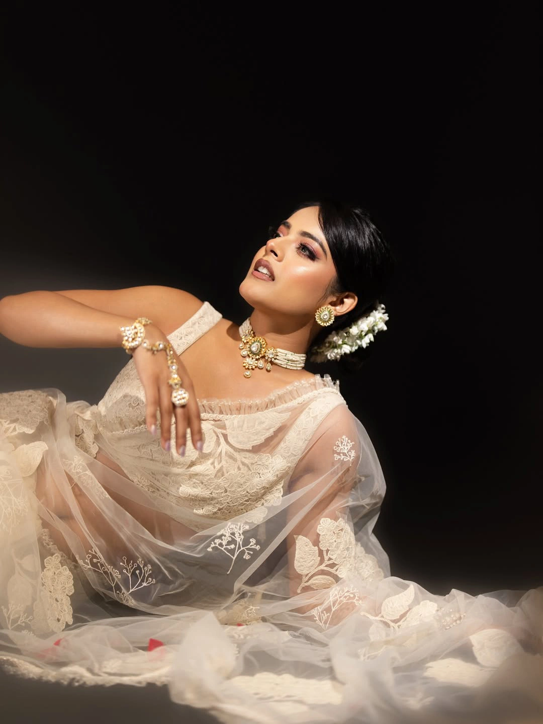 Riddhi Kumaar Stunning Looks in Prabhas Gifted White Saree