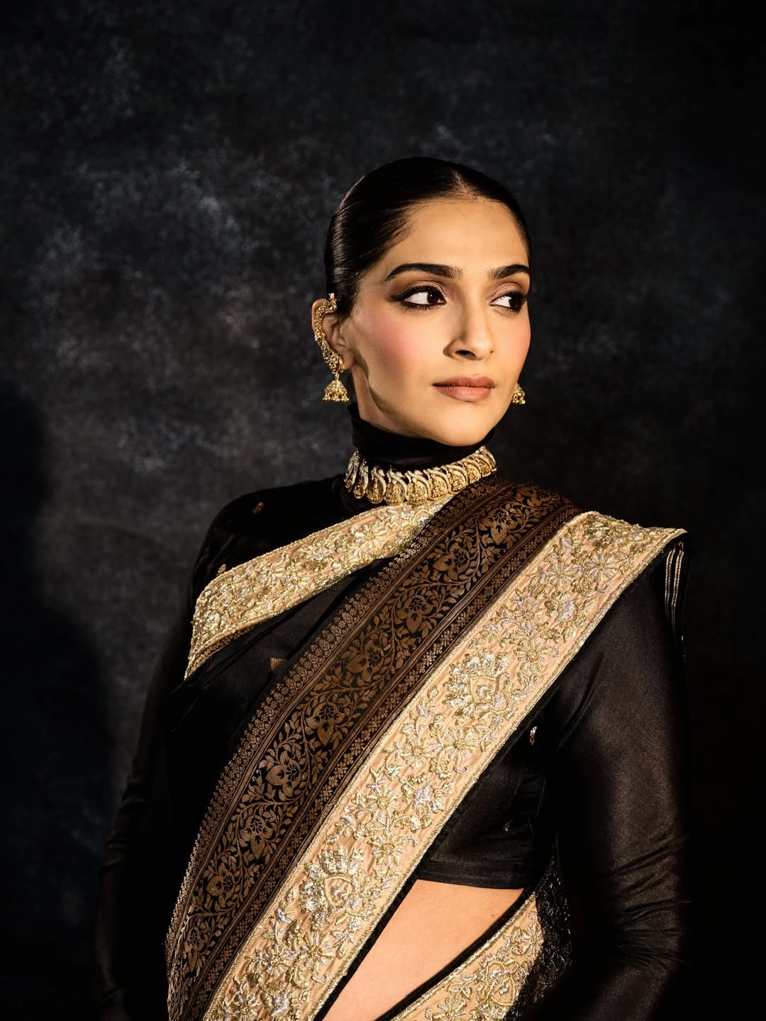 Sonam Kapoor Baby Bump Photos