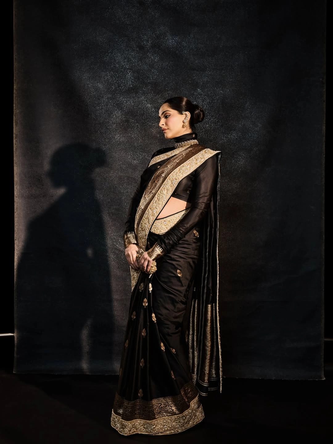 Sonam Kapoor Baby Bump Photos