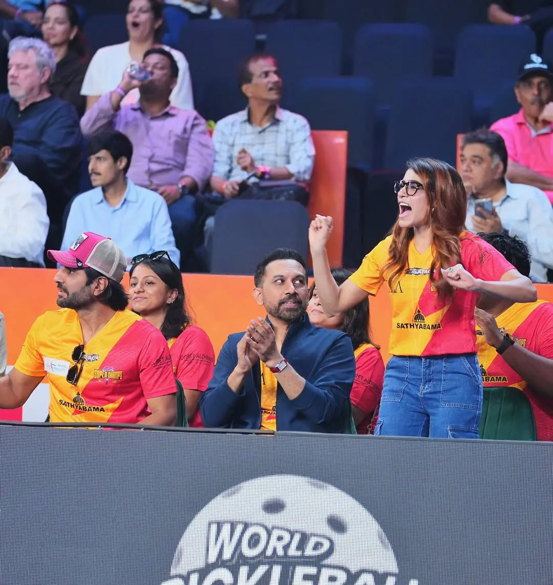 Star beauty Samantha shared special photos for 2025. (1)