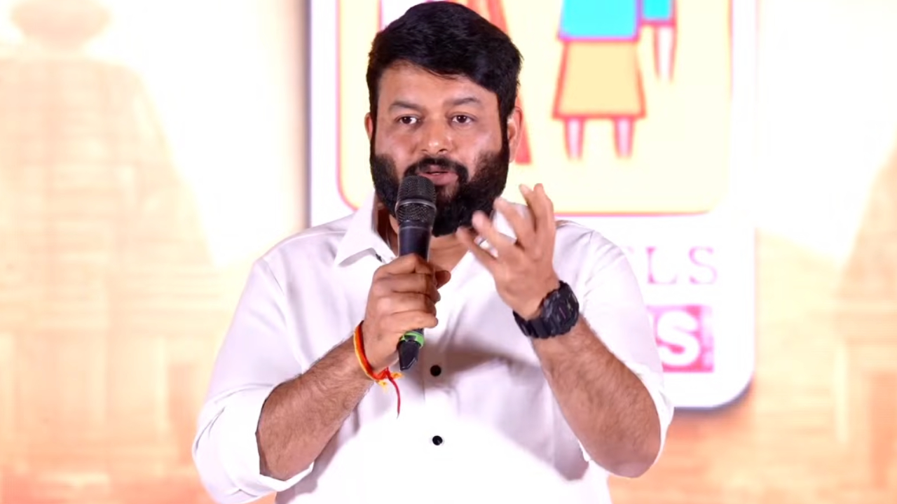 Thaman: టాలీవుడ్ ఇండస్ట్రీకి దిష్టి తగిలింది.. అఖండ 2 ఈవెంట్ లో తమన్ ఆవేదన
