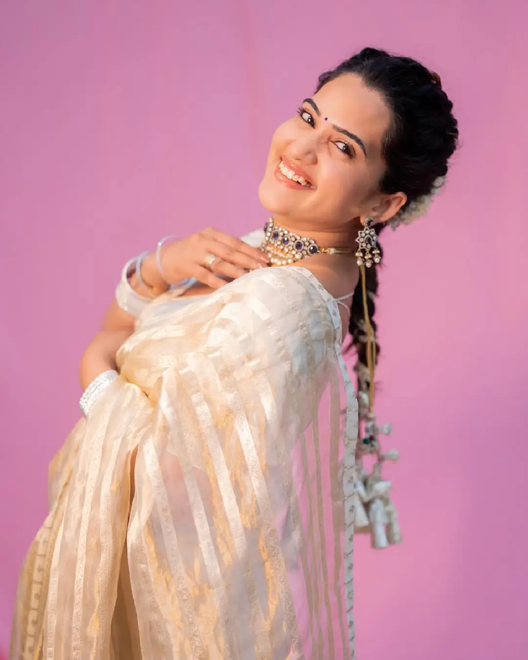 Tollywood Anchor Sravanthi chokarapu latest photos (1)