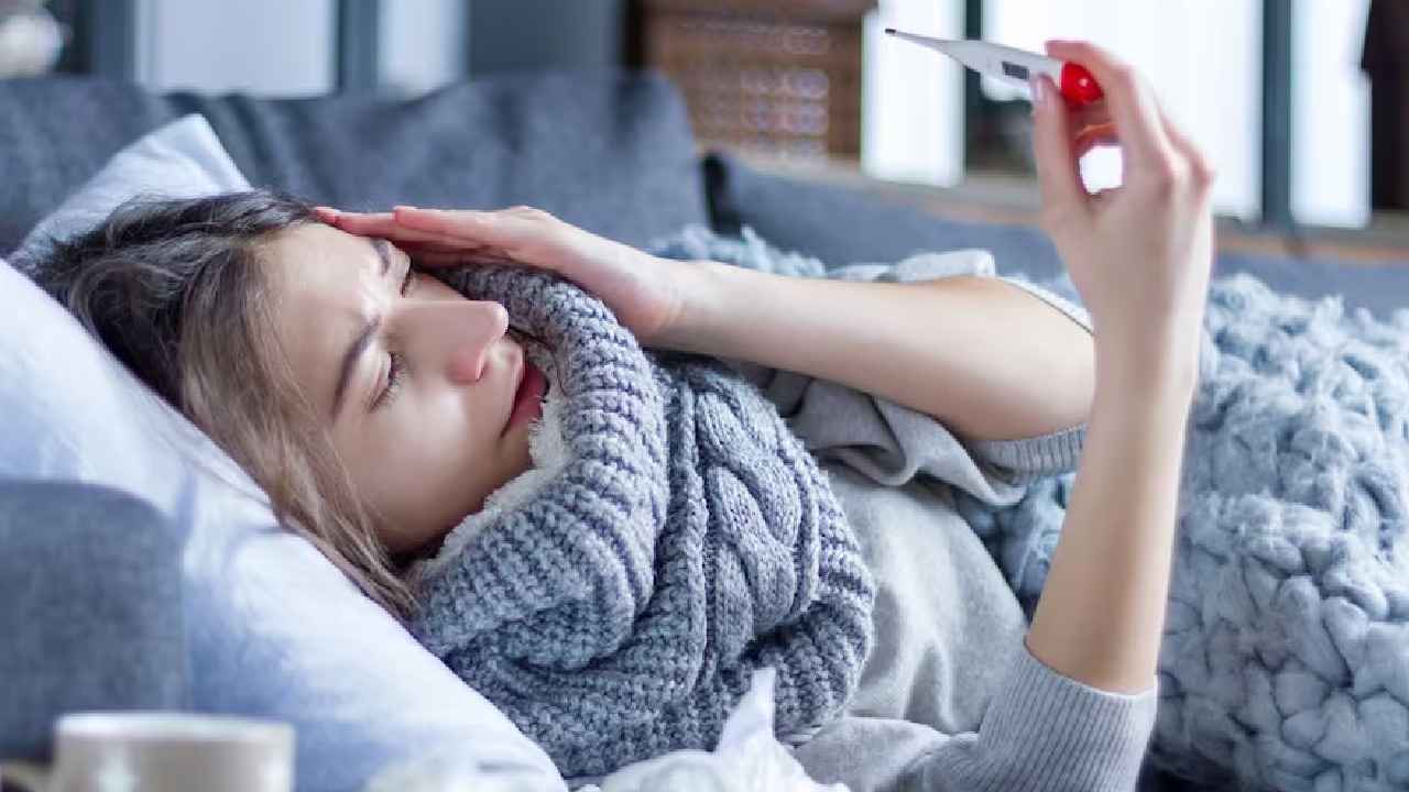 UK Health Crisis: క్రిస్మస్ వేళ యూకేలో కలకలం.. భారీ పెరిగిన ప్లూ కేసులు.. ఆందోళనలో ప్రజలు..