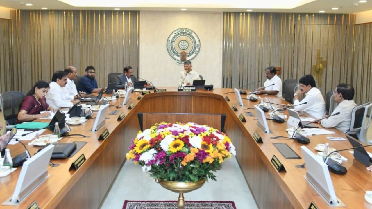 ఏపీ క్యాబినెట్‌ కీలక నిర్ణయాలు.. గిరిజన సంక్షేమ స్కూళ్లలో టీచర్ పోస్టుల అప్‌గ్రేడ్.. ఛైర్మన్లు, మెంబర్ల నియామకాలు..