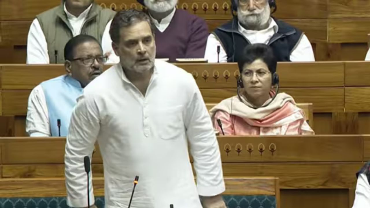 ఎన్నికల కమిషనర్ల గురించి పార్లమెంట్‌లో 3 ప్రశ్నలు అడిగి దడదడలాడించిన రాహుల్ గాంధీ