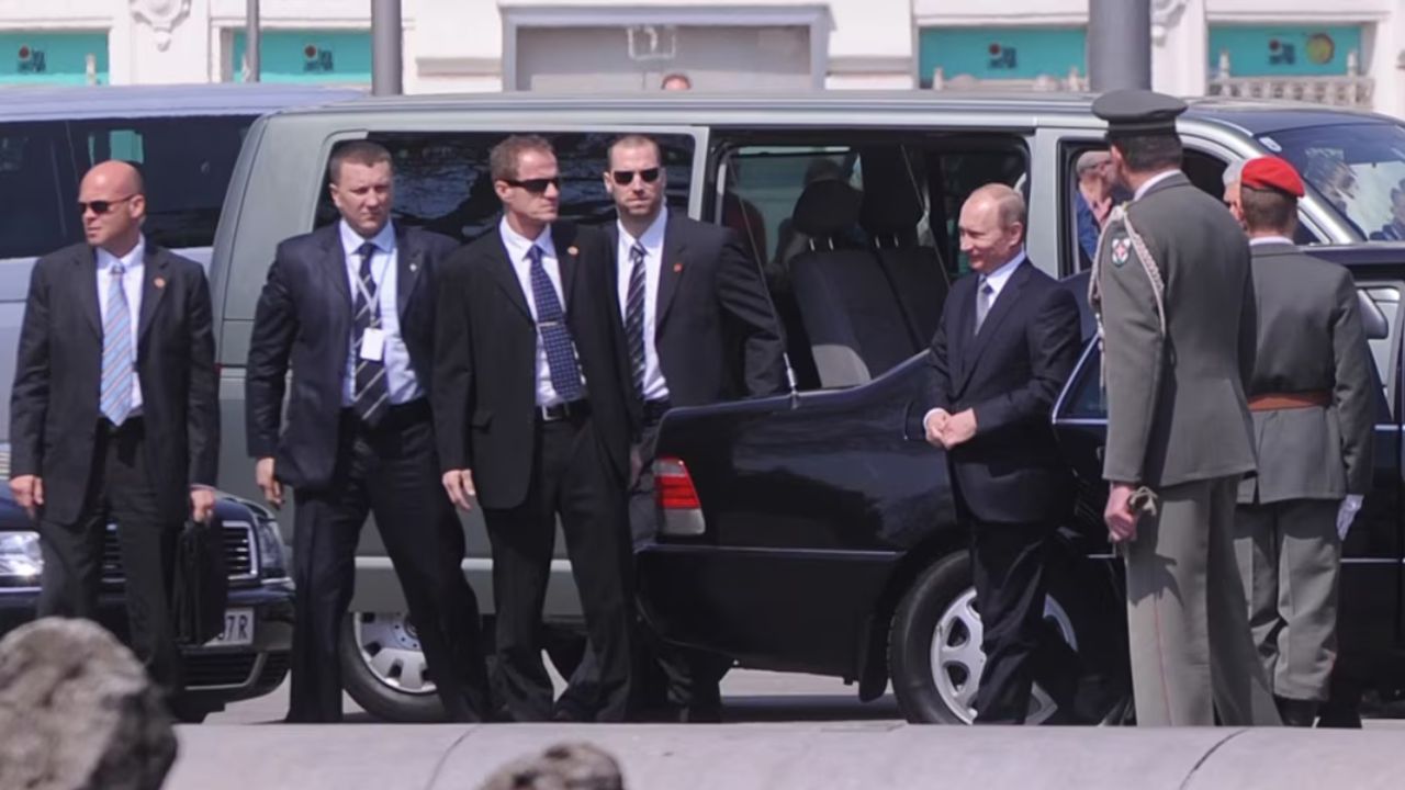 రష్యా అధ్యక్షుడి సెక్యూరిటీ అంటే ఆషామాషీ కాదు.. పుతిన్‌ రాకముందే రష్యా టీమ్స్‌ వచ్చేసి.. పుతిన్‌ కోసం పోర్టబుల్‌ టాయిలెట్‌ కూడా..