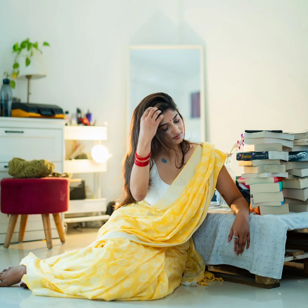 Priya Vadlamani Stunning Looks in Saree