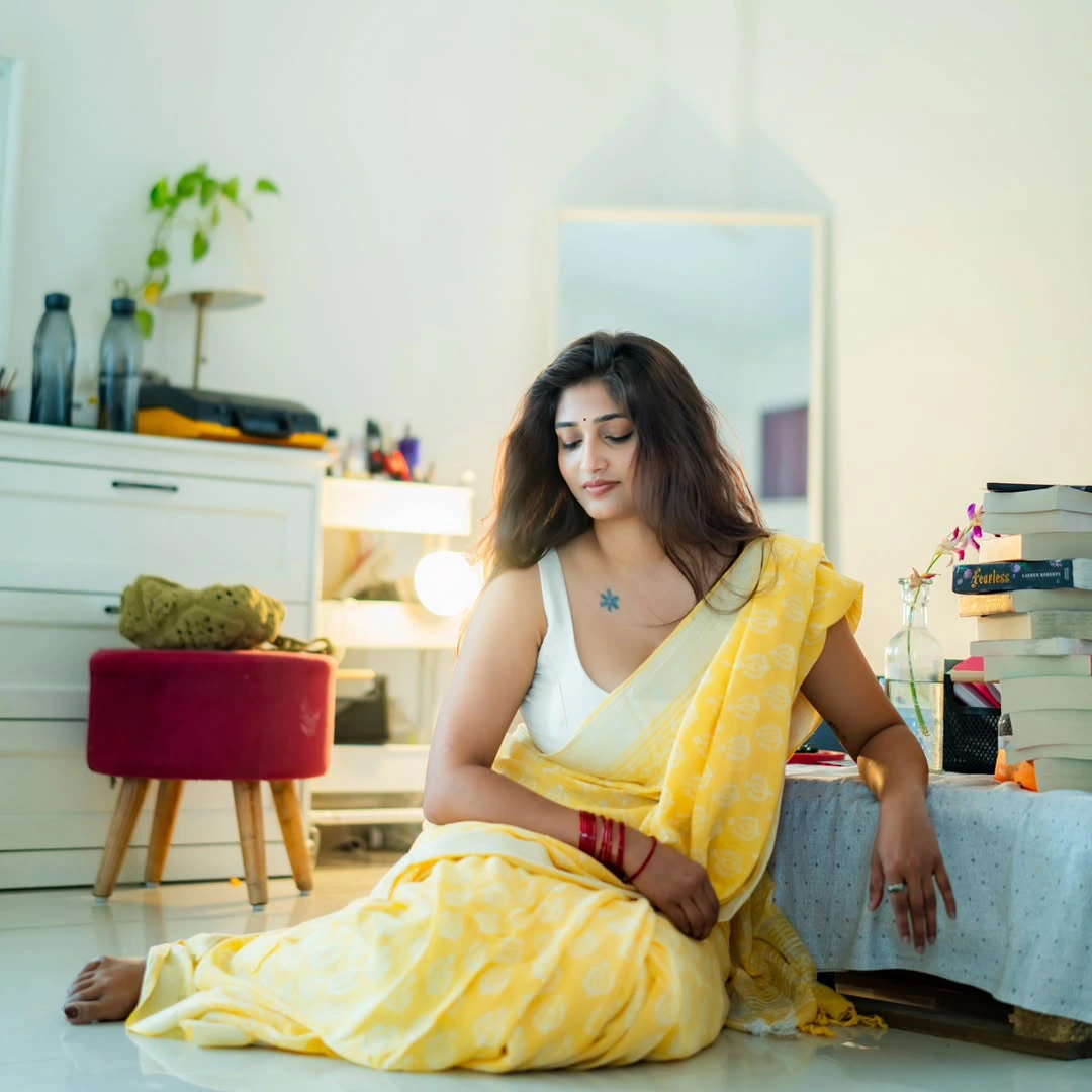 Priya Vadlamani Stunning Looks in Saree