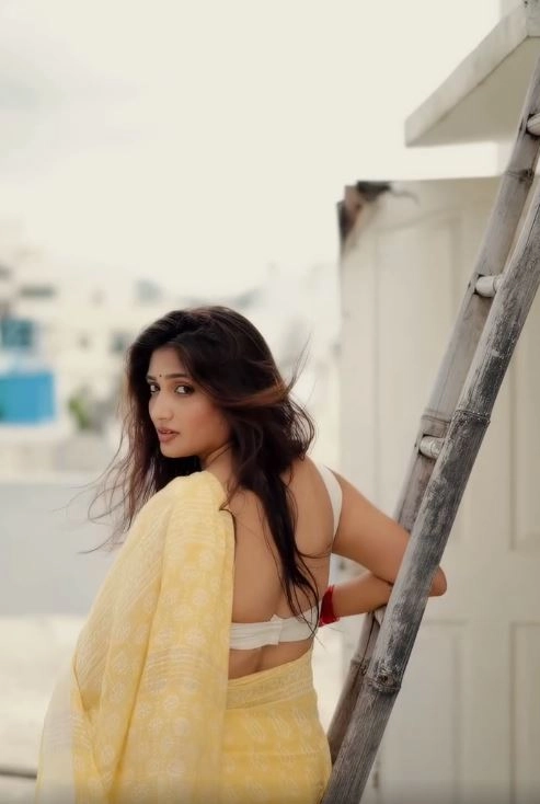 Priya Vadlamani Stunning Looks in Saree