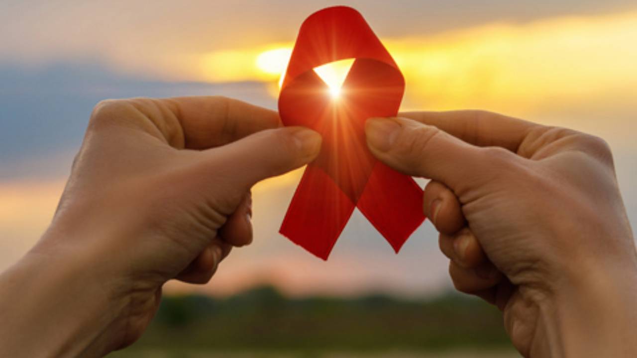 World Aids Day 2025 : ఐటీ రంగాన్ని భయపెడుతున్న హెచ్ఐవీ.. పెరుగుతున్న కేసులు.. ఆ తరువాత రంగం ఏదో తెలుసా..? ఏపీ టాప్‌లో..