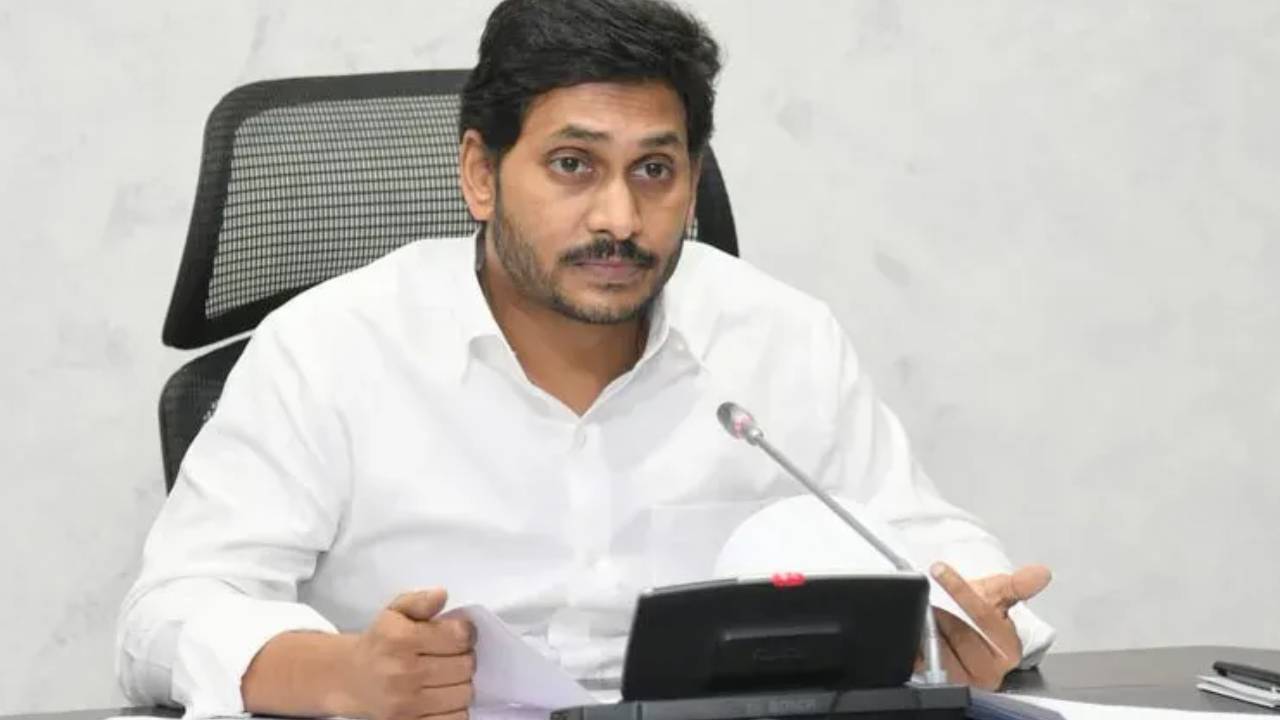 గవర్నర్ తో వైఎస్ జగన్ భేటీ.. టూర్ కు పోలీసుల కండిషన్స్ ఇవే..