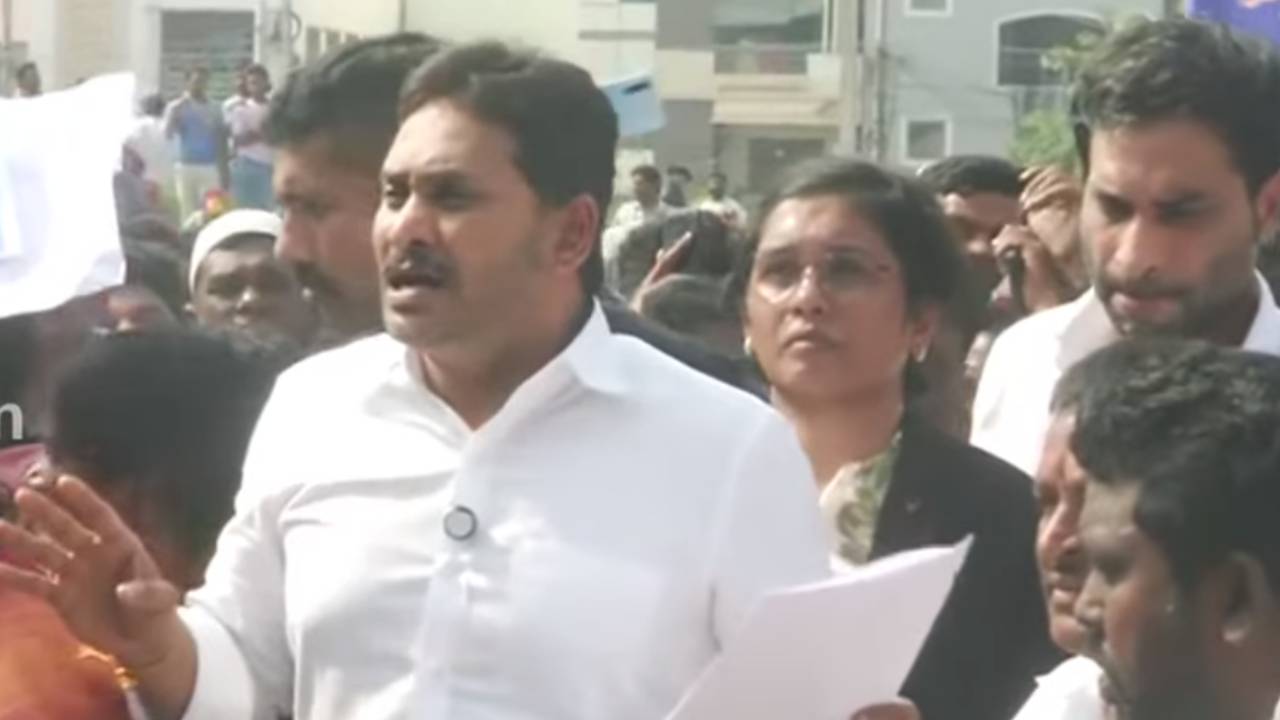 YS Jagan : చంద్రబాబు పాలనపై వైఎస్ జగన్ సంచలన కామెంట్స్.. సీబీఐతో విచారణ జరిపించాలి