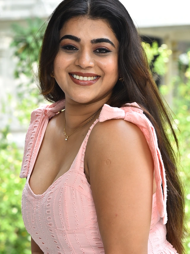 Yamini Bhaskar Cute Chubby Looks