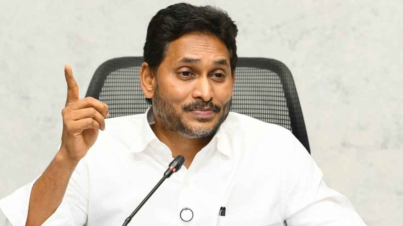 Ysrcp: గేట్‌ వే ఆఫ్ ఏపీలో గెలుపే లక్ష్యంగా వైసీపీ పావులు.. కొత్త నేత కోసం ఫ్యాన్ పార్టీ వేట..!