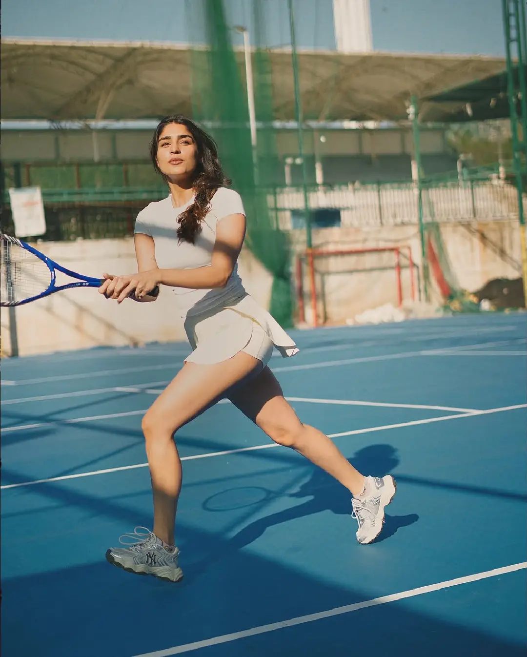 Yukti Thareja glamorous show in a sports dress. (1)