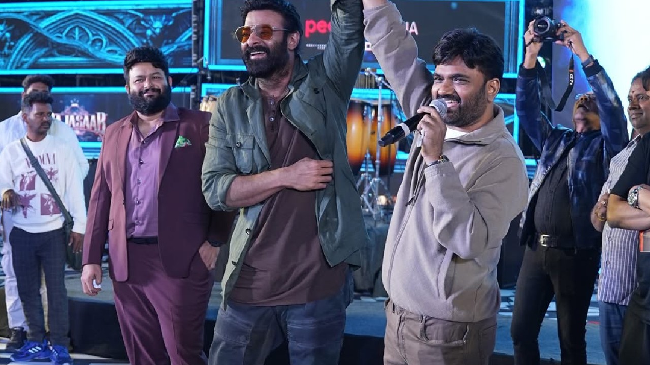 Prabhas Fans : డబ్బాలకు డబ్బాలు బిర్యానీ పంపించిన ప్రభాస్ ఫ్యాన్స్.. కానీ డైరెక్టర్ తినకుండా..