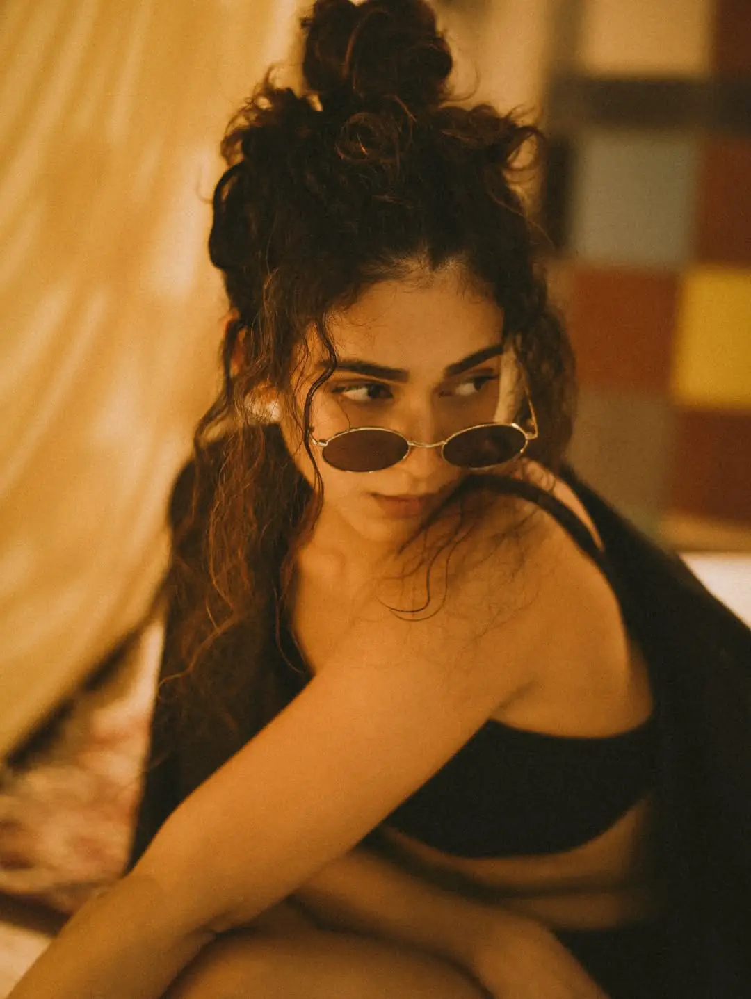 Akanksha Singh latest glamour photos (1)