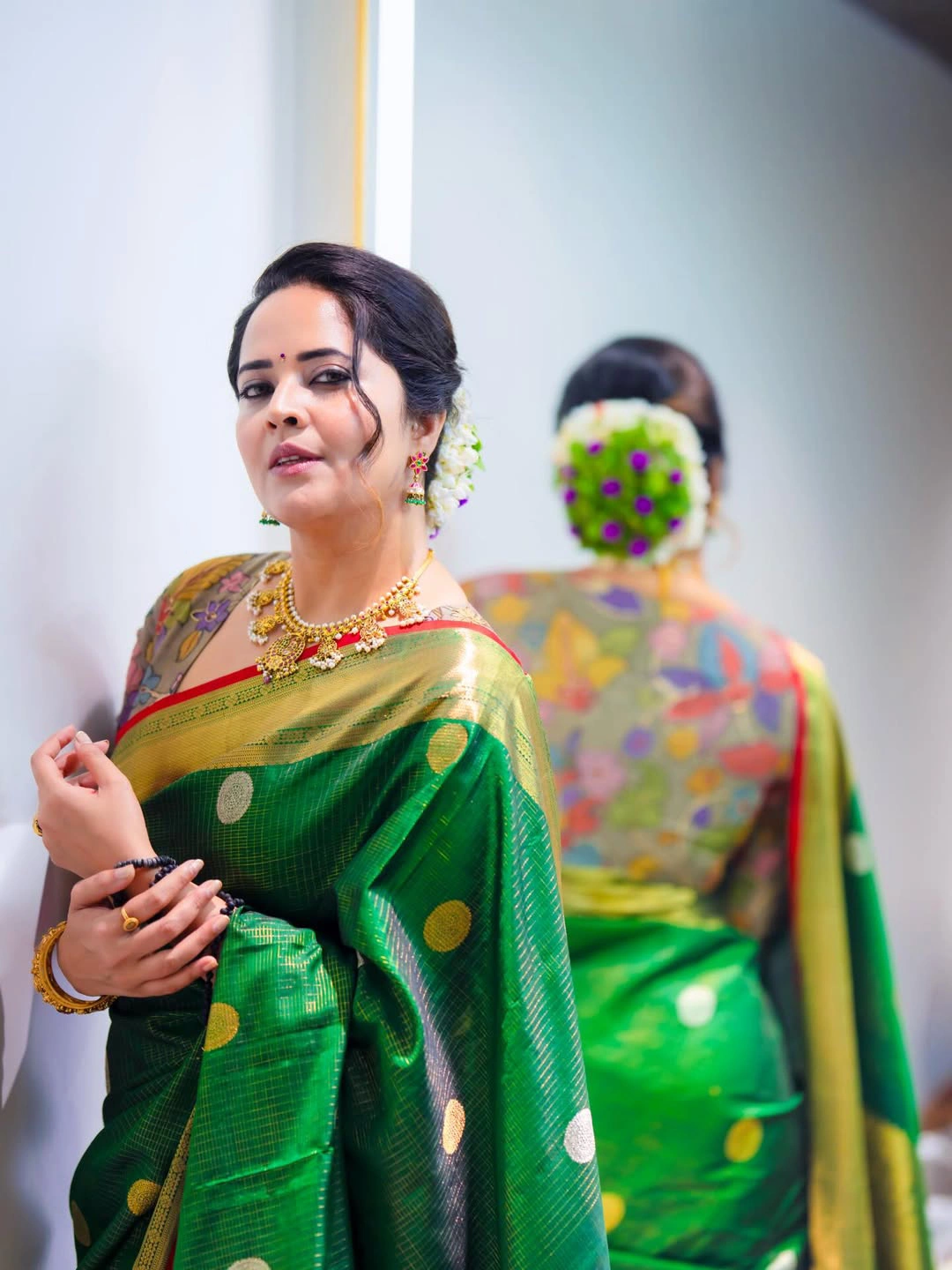 Anasuya Bharadwaj Stunning Looks in Saree