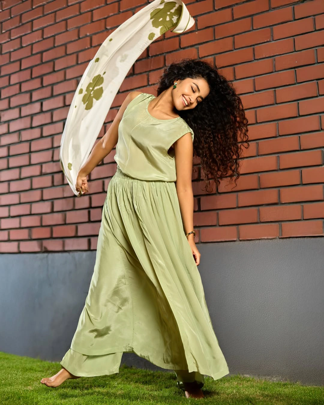 Anupama Parameswaran Cute Photos